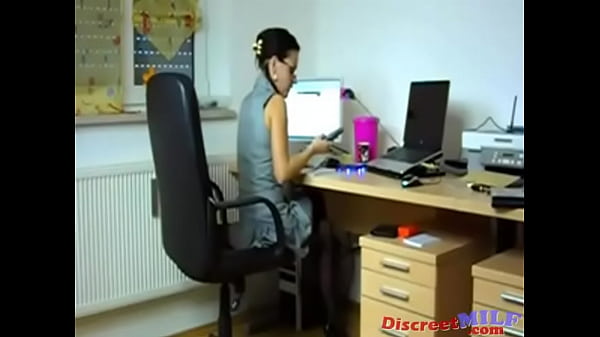 Paloma reccomend secretary blowjob accompany fatigue office